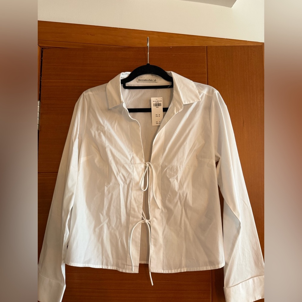 Abercrombie & Fitch Blouse (NWT)